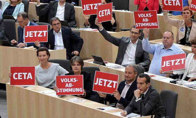 SPÖ hat es sich anders überlegt: Abgeordnete der Sozialdemokraten fordern Volksabstimmung zu Ceta.