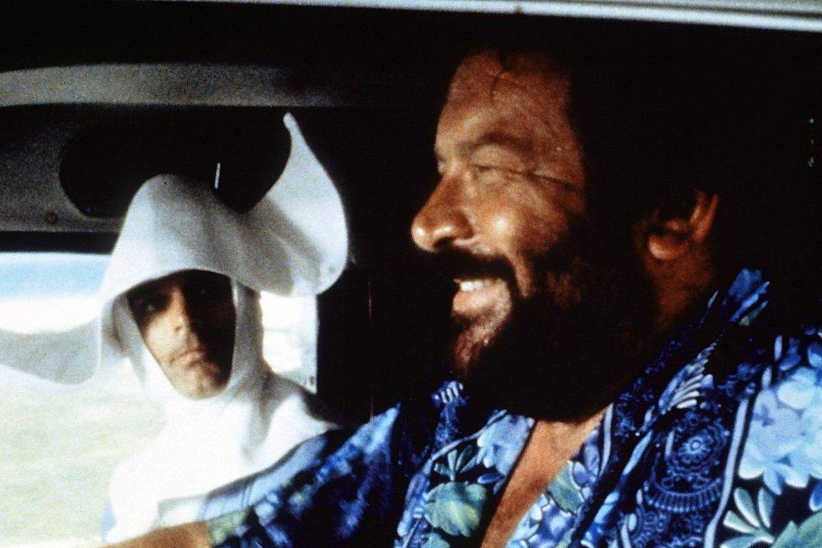 "Niemand stirbt, und es fließt fast kein Blut. Wenn Leute in den Filmen von mir geschlagen wurden, standen sie meistens wieder auf und rannten davon", so Bud Spencer.  Bild aus: "Zwei sind nicht zu bremsen"