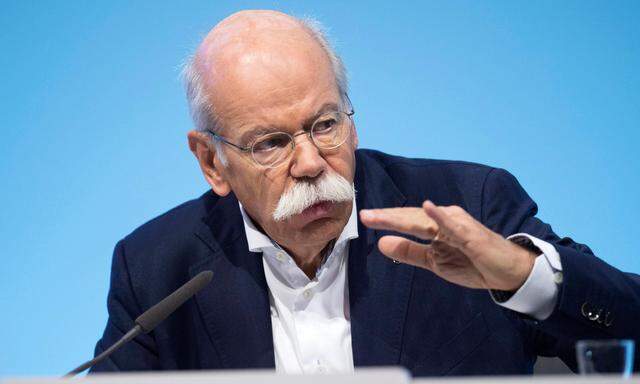 Die Vergütung von Daimler-Boss Dieter Zetsche ist um eine Million gestiegen.