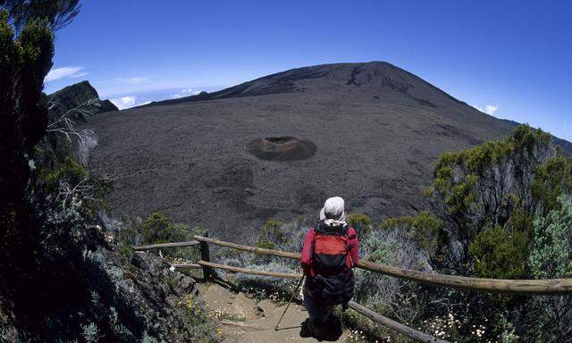 Der Piton de la Fournaise ist ein aktiver Vulkan – wenn er nicht gesperrt ist, kann man ihn leicht erwandern.