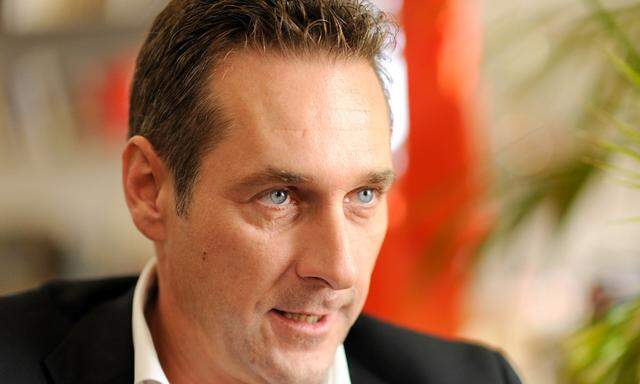 Strache Soehne sollten Hotel