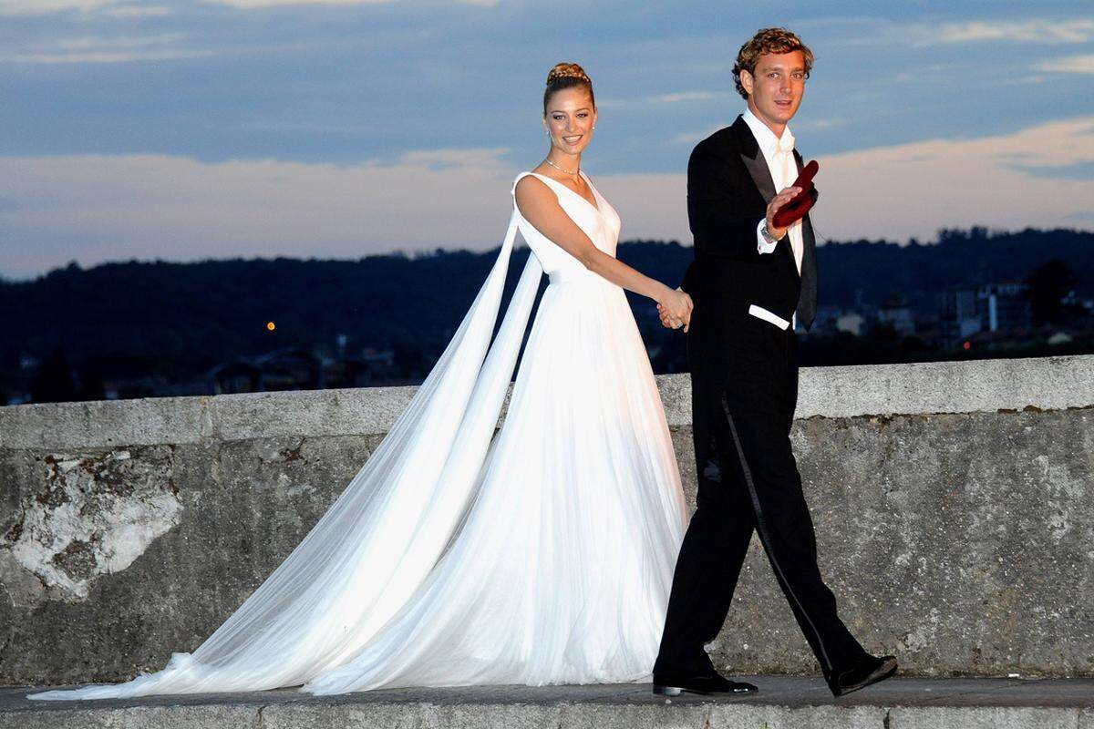 Nun haben sie sich auch kirchlich getraut: Eine Woche nach der standesamtlichen Zeremonie in Monaco sind Pierre Casiraghi (27) und Beatrice Borromeo (29) am 1. August vor den Altar getreten.