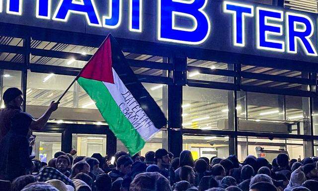 Der Mob in Dagestan stürmt den Flughafen, um nach Juden zu suchen. 