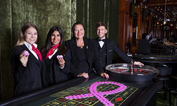 Doris Kiefhaber, Geschäftsführerin der Österreichischen Krebshilfe (3. v. l.), kann auf eine verlässliche Partnerschaft mit Casinos Austria zugunsten „Pink Ribbon“ bauen.