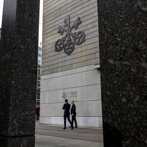 Die Schweizer Großbank UBS hat innerhalb weniger Tage einen der größten Bankendeals aller Zeiten unter Dach und Fach gebracht. Die Vorarbeit dazu begann jedoch schon vor Jahren.