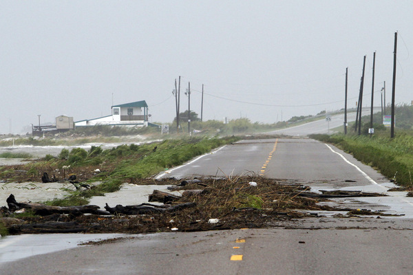 In Coden, Alabama, hat der Stzurm erste Spuren hinterlassen.