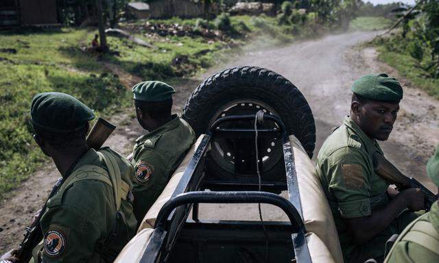 Wildhüter sind im Virunga-Nationalpark im Kongo unterwegs, um für Recht und Ordnung im riesigen Naturschutzgebiet zu sorgen.  