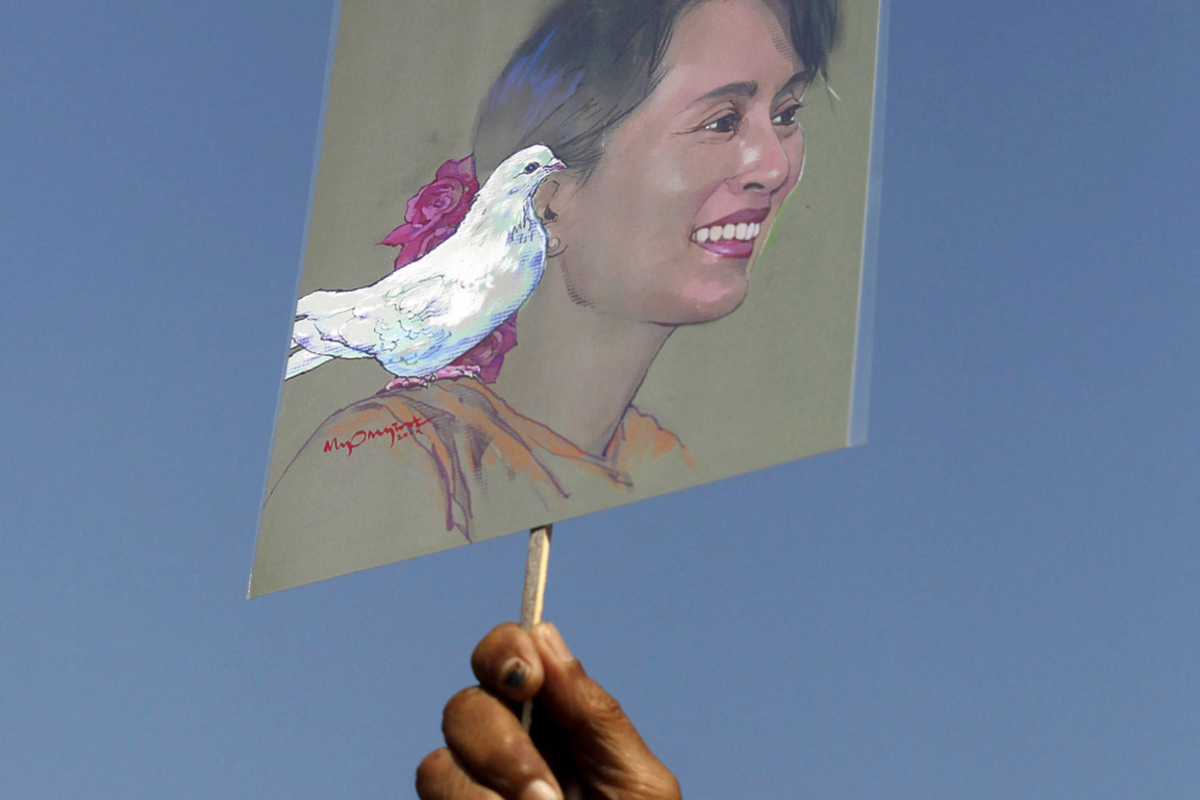 Für ihr demokratisches Engagement hat Aung San Suu Kyi im Jahr 1991 den Friedensnobelpreis erhalten.Auf den nächsten Bildern: Jubel in Rangun über das Ende des Hausarrests.