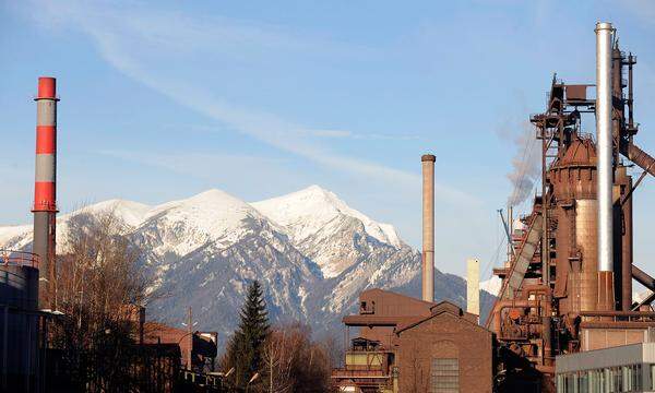 Der dritte Platz geht an den österreichischen Stahlriesen, die Voestalpine. 11,3 Milliarden Euro Umsatz, immer ein Plus von 1,8 Prozent, kann sich sehen lassen. Etwas mehr als 23.000 Menschen sind in Österreich beschäftigt.