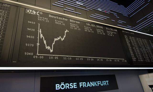 Daxkurve Handelssaal der Frankfurter Wertpapierboerse Broker Anzeigentafel Computerhandel Aktien