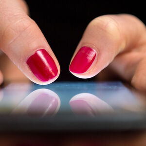 Verbraucherzentrale kritisiert Mobilfunk-Laeden