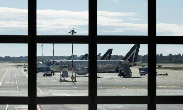 Archivbild vom Flughafen in Mailand, der vorerst noch Malpensa heißt, bald aber nach Silvio Berlusconi benannt werden soll.