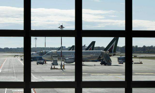 Der Flughafen Mailand-Linate ist neben Mailand-Malpensa der kleinere der beiden internationalen Verkehrsflughäfen der zweitgrößten italienischen Stadt Mailand.