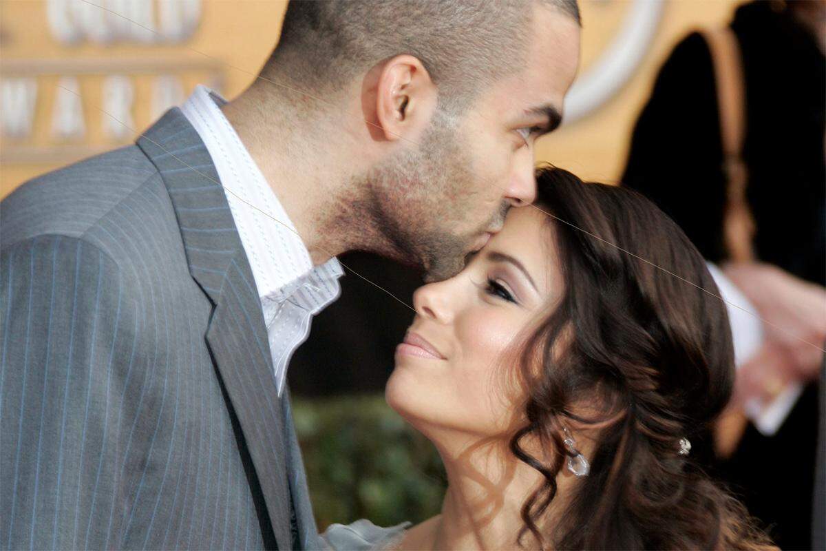 Damit hat man in den einschlägigen Gazetten wohl nicht so bald gerechnet. Auch der französische Basketball-Star Tony Parker und die US-Schauspielerin Eva Longoria gehen nach etwas mehr als zwei Jahren Ehe wieder getrennt Wege. Longoria (35) hatte im 2010 Dezember in Los Angeles die Scheidung eingereicht, als Grund gab sie "unüberbrückbare Differenzen" an.