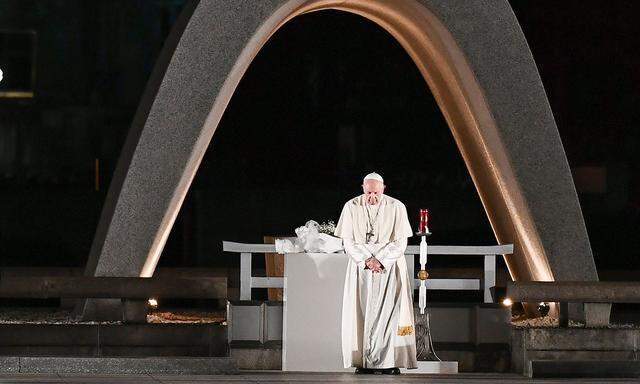 Papst fordert in Hiroshima das Aus von Atomwaffen.