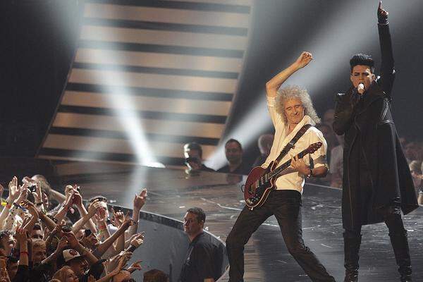Das Grande Finale mit der legendären Rock-Gruppe Queen wurde zur Farce. Den Gesangspart in ihrem Best-Of-Medley übernahm. Adam Lambert, der zweitplatzierte der Castingshow "American Idol" aus dem Jahr 2009. Freddie Mercury dürfte im Grab rotiert haben.