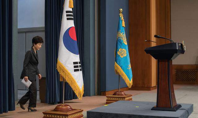 South Korean President Park Geun-Hye arrives to deliver an address to the nation, at the presidential Blue House in Seoul