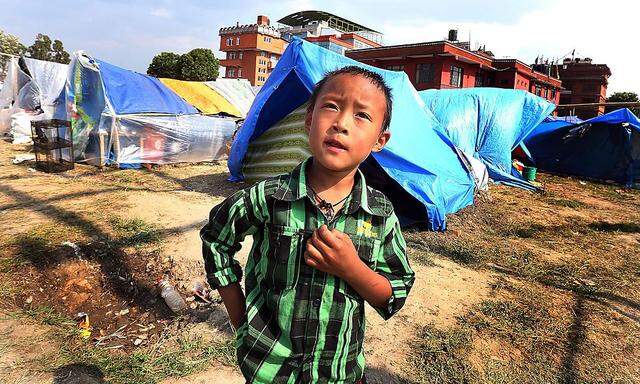 Viele Zeltstädte stehen noch in Kathmandu. In ländlicheren Regionen müssen erst Notunterkünfte errichtet werden.