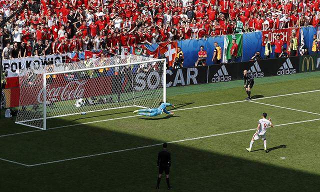 Switzerland v Poland - EURO 2016 - Round of 16