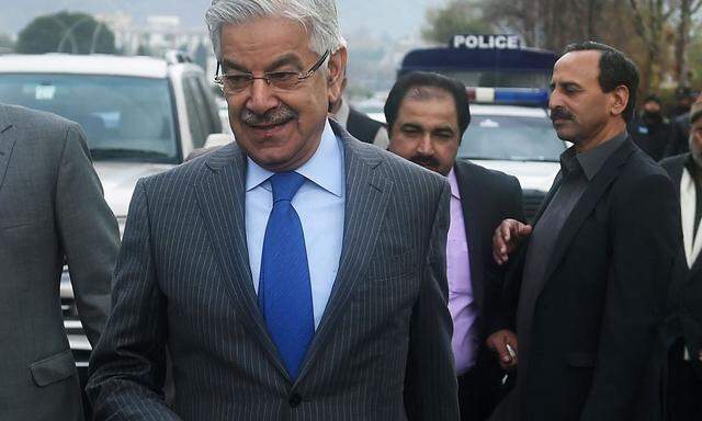 Glaubte Fake News: Pakistans Verteidigungsminister Asif