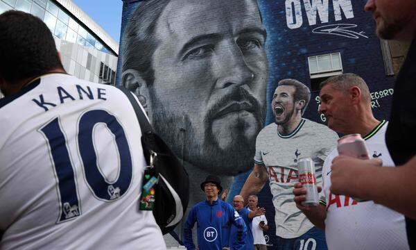 Das Wandgemälde erinnert noch an ihn, doch die Spurs siegen auch ohne Harry Kane.