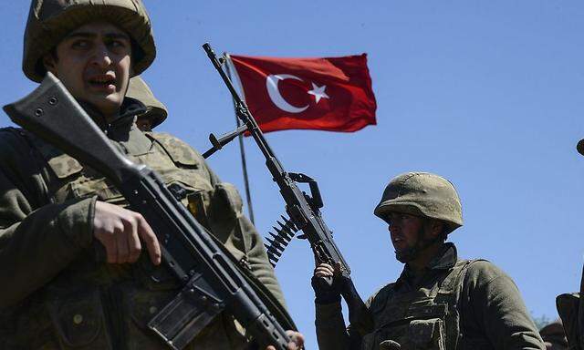 Die türkische Armee griff IS-Stellungen im Irak und in Syrien an. (Archivbild)