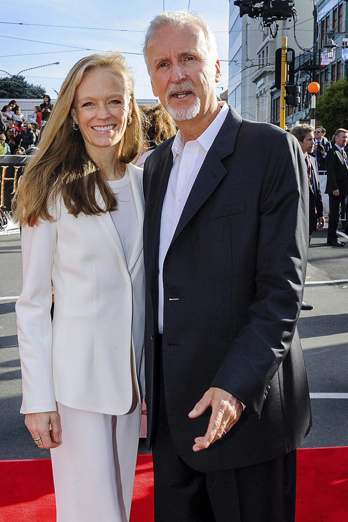 James Cameron, der Regisseur der wirtschaftlich erfolgreichsten Kinofilme "Avatar" und "Titanic", war ebenfalls in Wellington anwesend.Im Bild mit Ehefrau Suzy Amis.