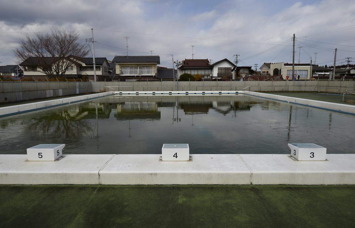 Bild: Das Freibad von Namie, aufgenommen fast zwei Jahre nach der Katastrophe.