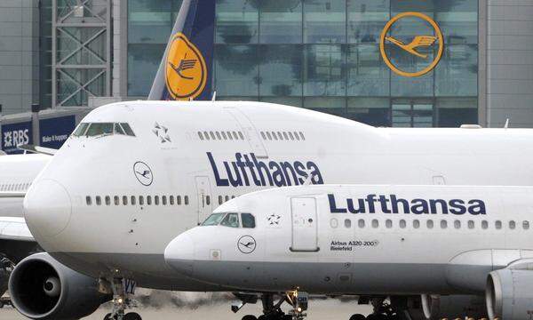 Die Lufthansa sagte am Dienstag Flüge unter anderem nach Seoul und Tokio ab.