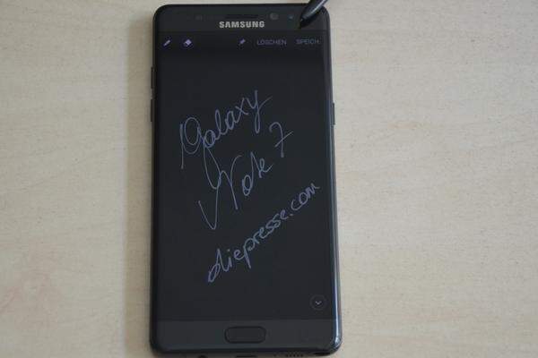 Samsung hat in Europa das Galaxy Note 5 2015 nicht auf den Markt gebracht. Ein Jahr später bringt das koreanische Unternehmen das Note 7 auf den Markt - um mit der Galaxy-S-Serie gleichzuziehen und eine einheitliche Reihenfolge zu schaffen.