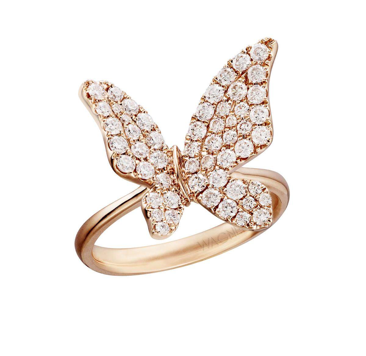 Der Schmetterlings-Ring von Juwelier Wagner ist mit vielen, eng gefassten Diamanten besetzt.