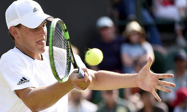 Harter Kampf: Österreichs Tennis-Aushängeschild Dominic Thiem verliert sein Zweitrunden-Match in Wimbledon.