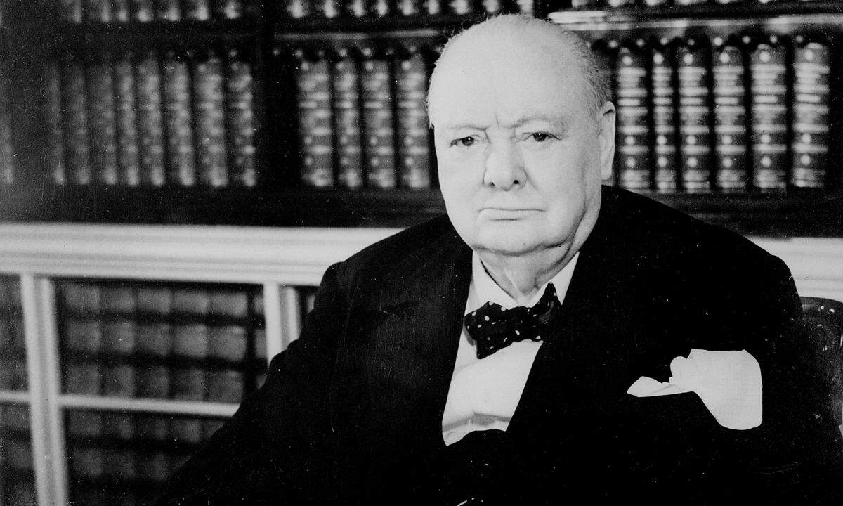 Winston Churchill spricht sich im September 1946 für die Schaffung der „Vereinigten Staaten von Europa“ aus - freilich ohne die Teilnahme Großbritanniens - und ist aktiv an der Gründung des Europarats im Mai 1949 beteiligt.