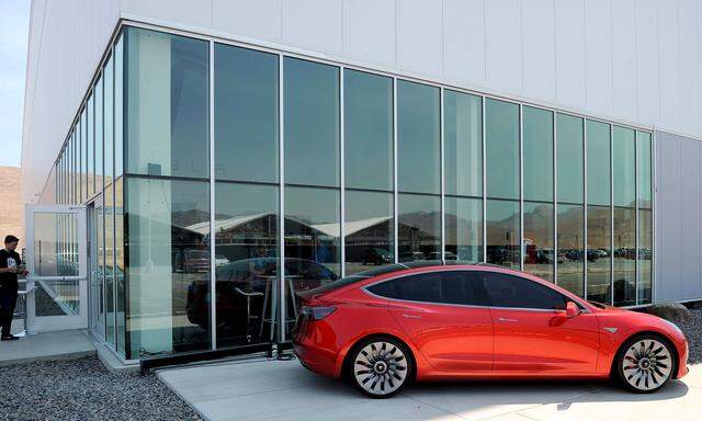 Die Zukunft des Autos oder eine Riesenblase? Tesla spaltet die Gemüter. [ 