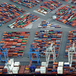 Archivbild vom Hamburger Hafen. Die deutschen Top-Unternehmen konnten ihre Gewinne steigern.