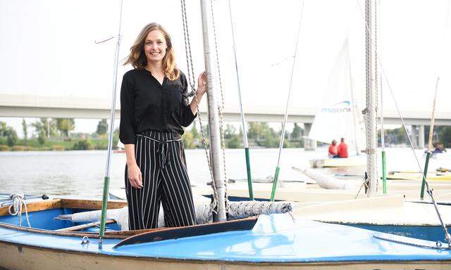 Die 28-jährige Sarah Siemers ist noch nie gesegelt. Bei ihrem ersten Törn geht es gleich über den Atlantik, zur 25. UN-Klimakonferenz.