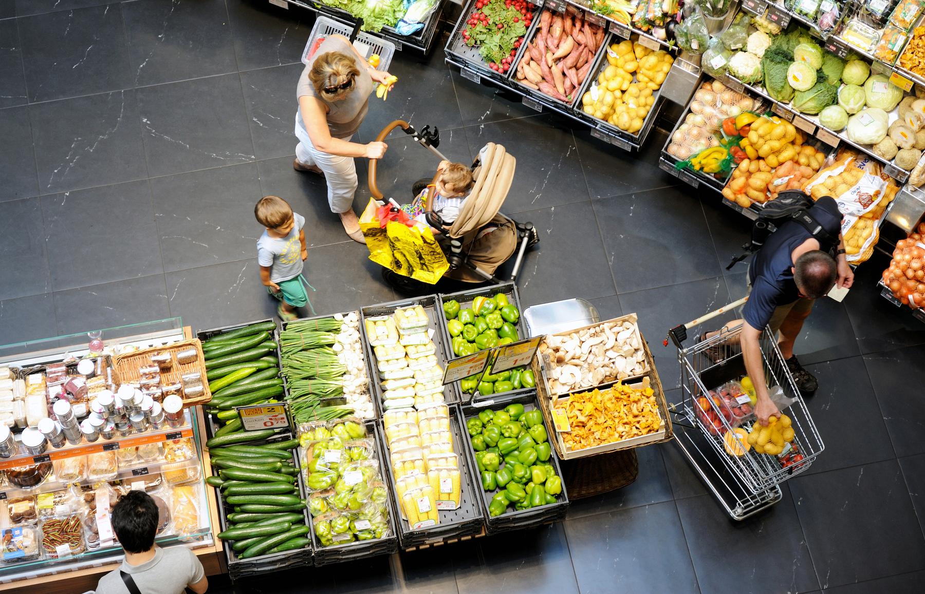 Kickl poziva trgovce v Avstriji k uvedbi "avstrijske košarice" za boj proti inflaciji
