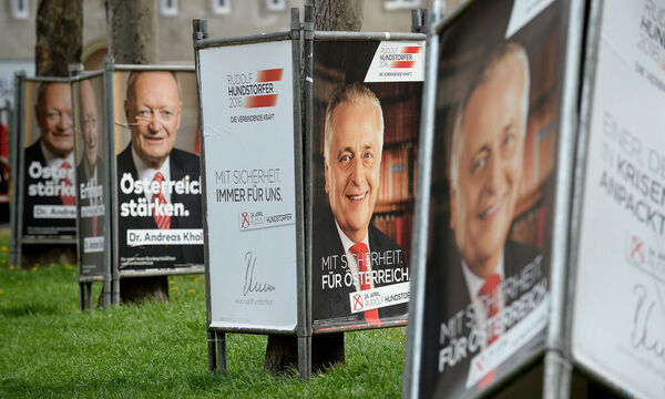 BP-WAHL: WAHLPLAKATE KHOL / HUNDSTORFER
