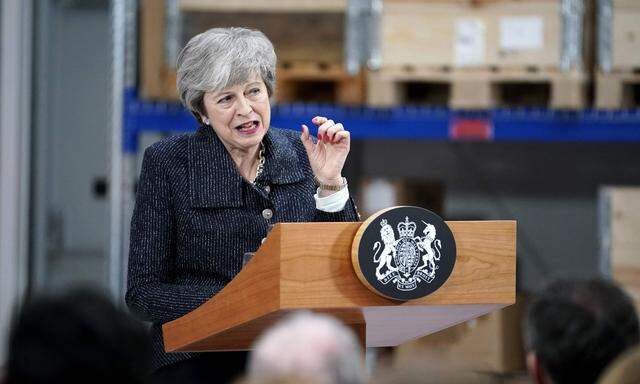 Die britische Premierministerin ruft die EU zu Zugeständnissen auf.