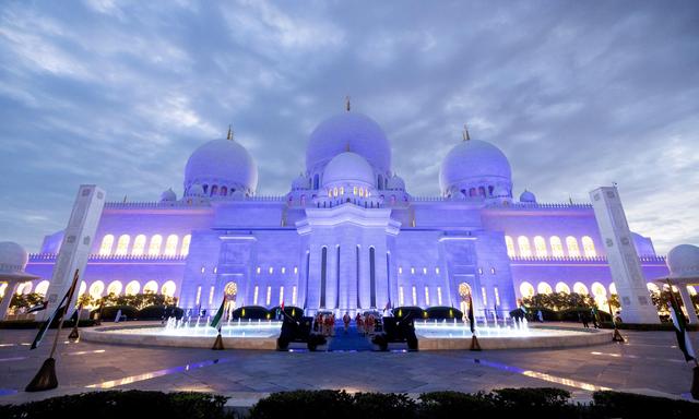 A view of the Sheikh Zayed Grand Mosque, on the day of Eid Al Fitr prayers, in Abu Dhabi, United Arab Emirates April 10, 2024. Ryan Carter / UAE Presidential Court/Handout via REUTERS    THIS IMAGE HAS BEEN SUPPLIED BY A THIRD PARTY
