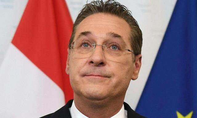 REGIERUNGSKRISE: STRACHE