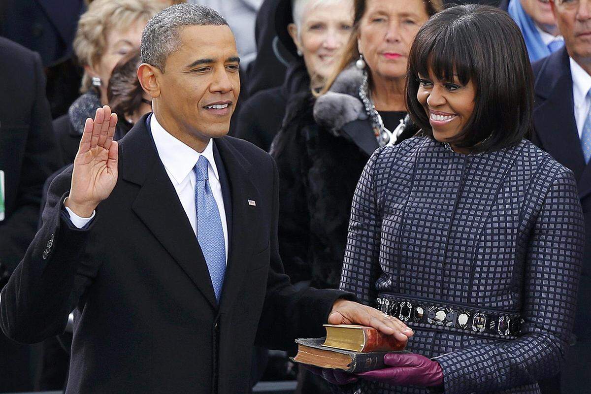 Beim Amtseid legte Barack Obama die Hand auf zwei Bibeln. Eine stammt von seinem großen Vorbild, US-Präsident Abraham Lincoln, der die Sklaverei abgeschaffte hatte. Die andere Bibel gehörte dem 1968 ermordeten Bürgerrechtler Martin Luther King, dessen Gedenken an diesem Montag gefeiert wird.