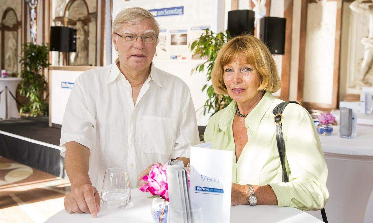 Max Koch (SOS Mitmensch) mit Mechthild Rotter.