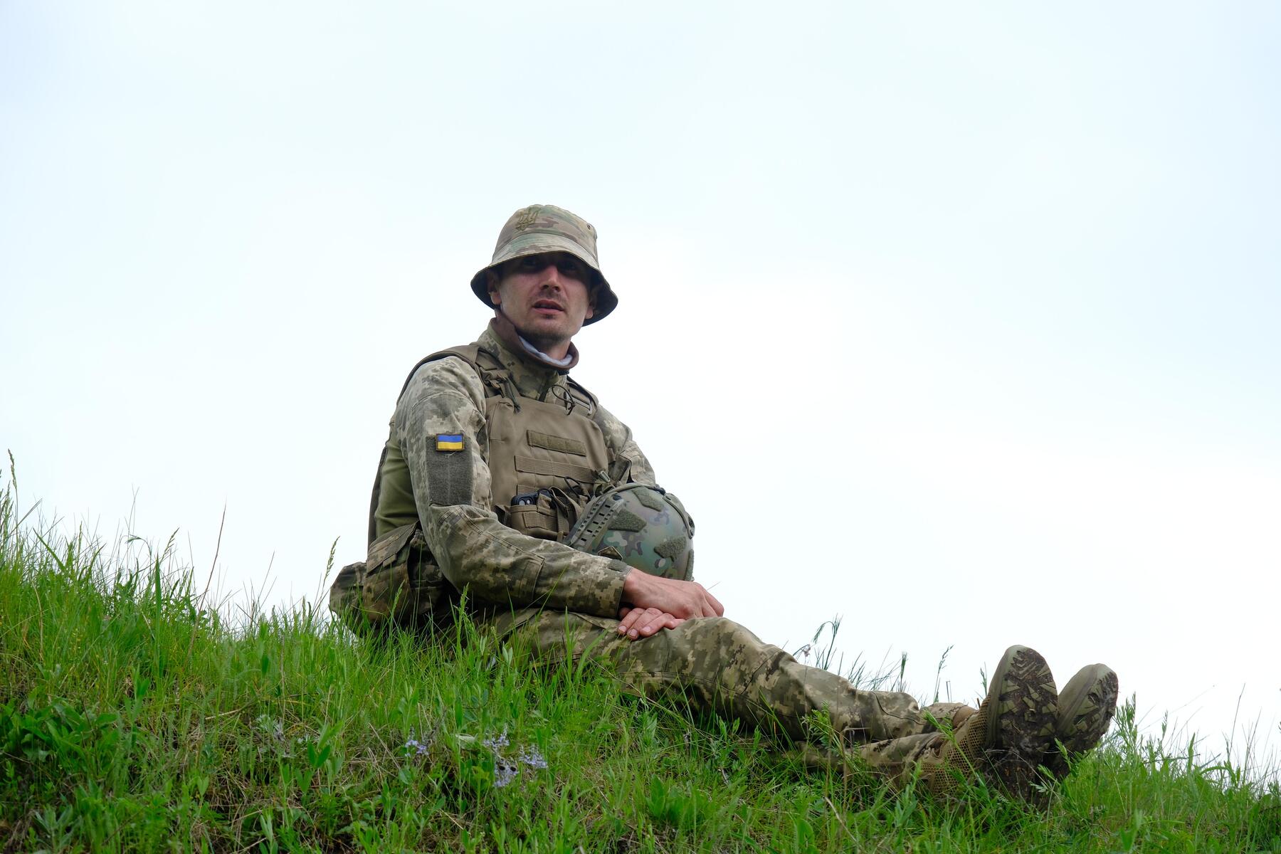 Ukraine Builds Brigade From Scratch: 'Whoever Survives, Wins'