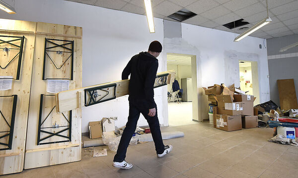  Arbeiten im Flüchtlingsquartier Ziedlergasse in Wien-Liesing