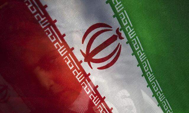 Kaum ist das Abkommen unterzeichnet, versuchen alle westlichen Länder ihre Wirtschaftsbeziehungen mit dem Iran wiederaufzubauen.