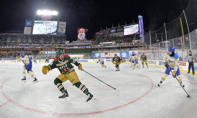 NHL: Winter Classic-St. Louis Blues at Minnesota Wild