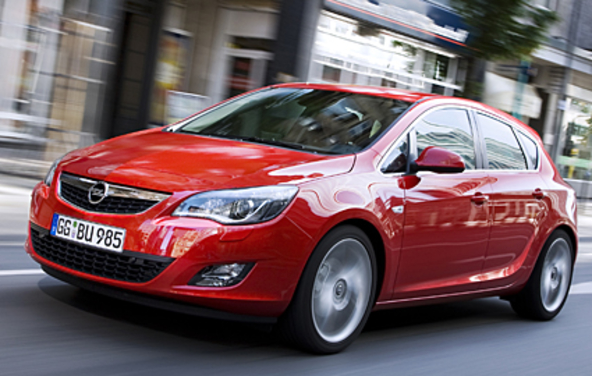 Zu den technischen Highlights zählen die Frontkamera mit Verkehrsschilderkennung (640 Euro) oder das elektronische FlexRide-System (es bietet drei spezifische Fahrwerksabstimmungen – Standard, Sport und Tour, 890 Euro).