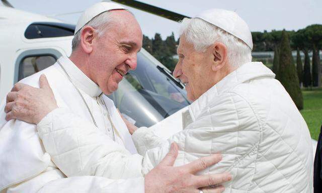 Papst Franziskus besuchte Benedikt