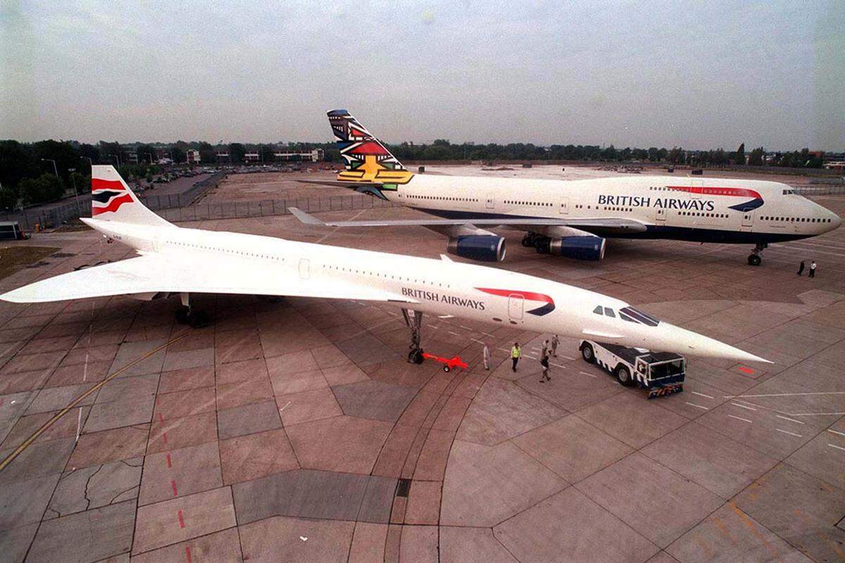 Als Gründe wurden neben den Sprit- (in einer Stunde wurden 25.600 Liter Treibstoff verbrannt) die hohen Betriebskosten sowie der Lärm, den die Maschinen beim Durchbrechen der Schallmauer verursachten, angeführt. Außerdem verfügte die Concorde mit 100 Passagierplätzen nur über ein Viertel der Kapazität eines Jumbos. Der damalige Lufthansa-Chef Herbert Culmann spottete: „Sagen Sie mir, wann ich für die Lufthansa Konkurs anmelden soll, und ich sage Ihnen, wie viele Concordes ich dafür brauche.“ Frankreich und Großbritannien aber hielten an den 62,10 Meter langen Maschinen mit ihrer Spannweite von 25,55 Metern fest: Sie subventionierten ihren Bau und buhlten mit Werbeflügen um die mediale Aufmerksamkeit.